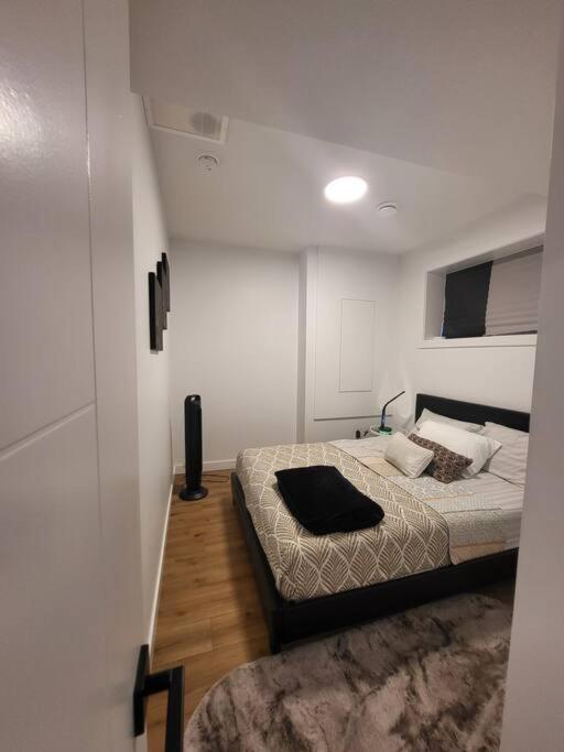 Pebbles' Cozy 2Bed Basement Suite - Near Downtown Edmonton Exterior foto